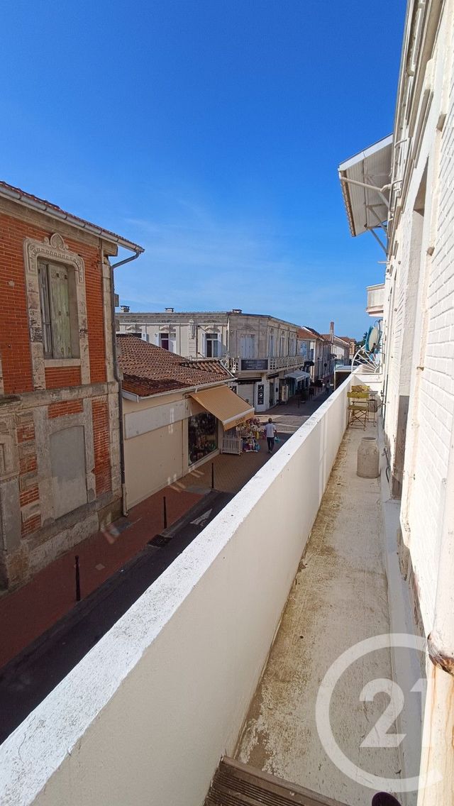 Afficher la photo en grand Appartement F3 à vendre - 3 pièces - 75 m2 - Soulac Sur Mer - 33 - AQUITAINE