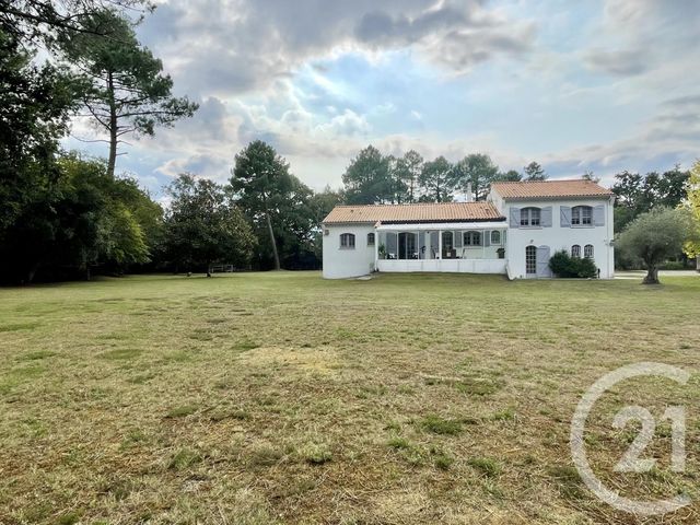 Afficher la photo en grand Maison à vendre - 8 pièces - 220 m2 - Hourtin - 33 - AQUITAINE