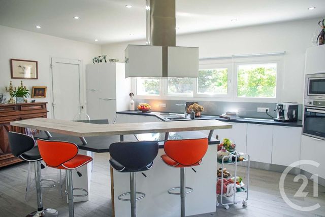 Maison à vendre - 7 pièces - 227,10 m2 - Lesparre Medoc - 33 - AQUITAINE