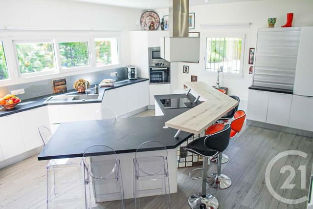 Maison à vendre - 7 pièces - 227,10 m2 - Lesparre Medoc - 33 - AQUITAINE