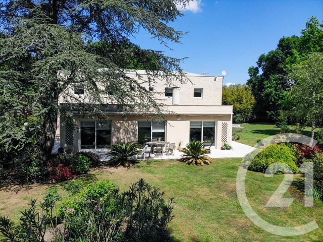 Maison à vendre - 7 pièces - 227,10 m2 - Lesparre Medoc - 33 - AQUITAINE