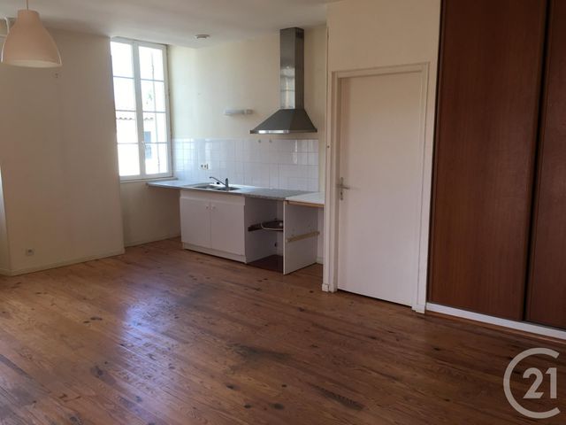 Appartement F2 à louer - 2 pièces - 51,88 m2 - Lesparre Medoc - 33 - AQUITAINE