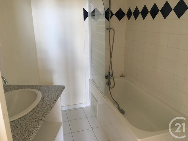 Appartement F2 à louer - 2 pièces - 51,88 m2 - Lesparre Medoc - 33 - AQUITAINE