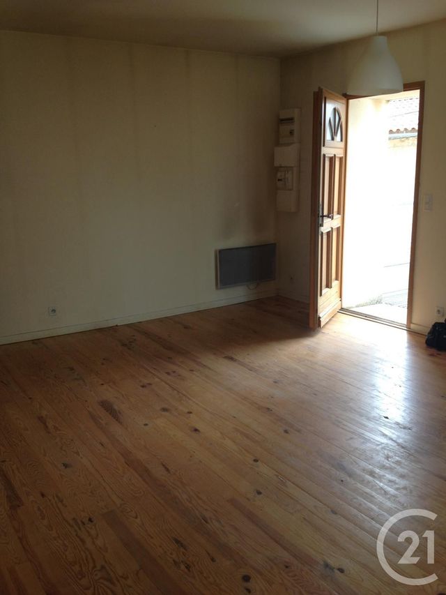 Appartement F2 à louer - 2 pièces - 51,88 m2 - Lesparre Medoc - 33 - AQUITAINE