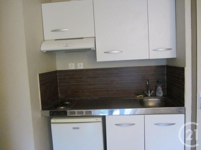 Appartement F2 &agrave; louer - 2 pi&egrave;ces - 27,38 m2 - Hourtin - 33 - AQUITAINE