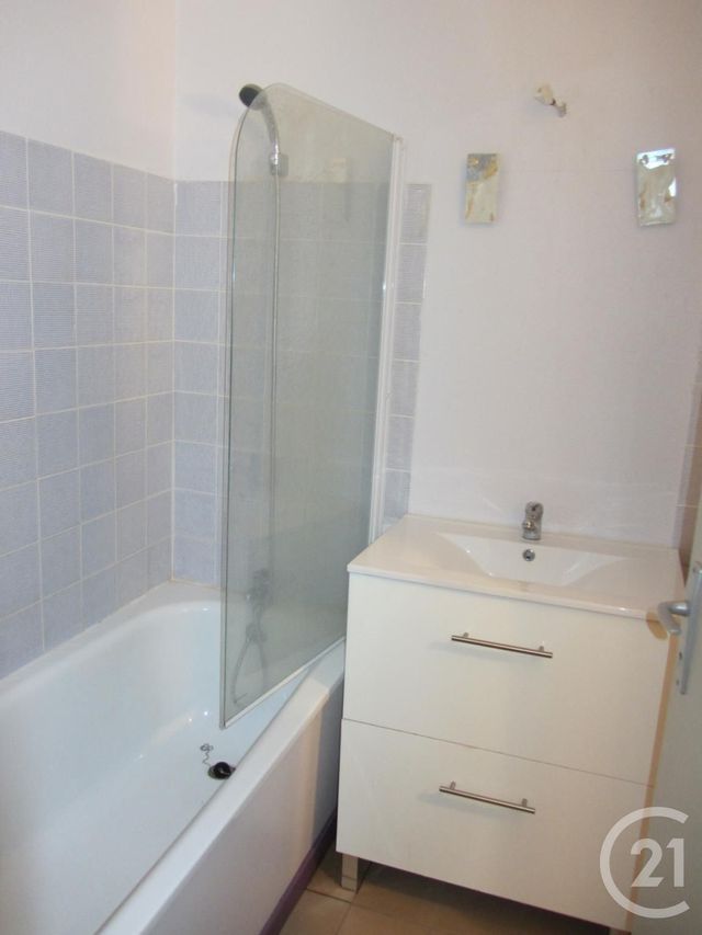 Appartement F2 &agrave; louer - 2 pi&egrave;ces - 27,38 m2 - Hourtin - 33 - AQUITAINE