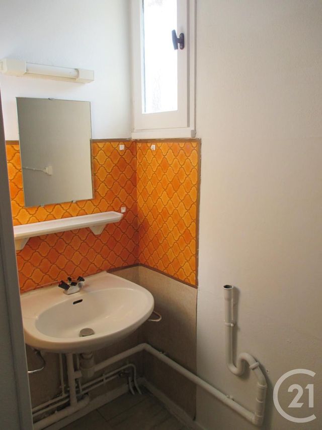 Maison &agrave; louer - 4 pi&egrave;ces - 99,22 m2 - Lesparre Medoc - 33 - AQUITAINE