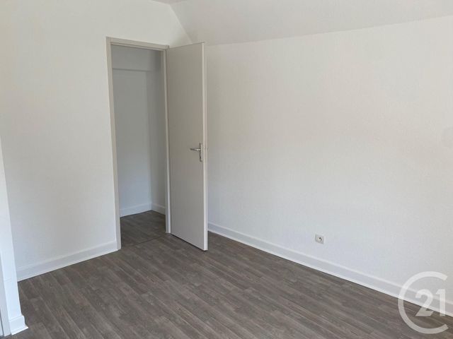 Appartement F2 &agrave; louer - 2 pi&egrave;ces - 48 m2 - Lesparre Medoc - 33 - AQUITAINE