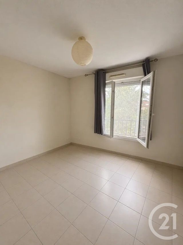 Appartement Duplex &agrave; louer - 3 pi&egrave;ces - 59,94 m2 - Lesparre Medoc - 33 - AQUITAINE