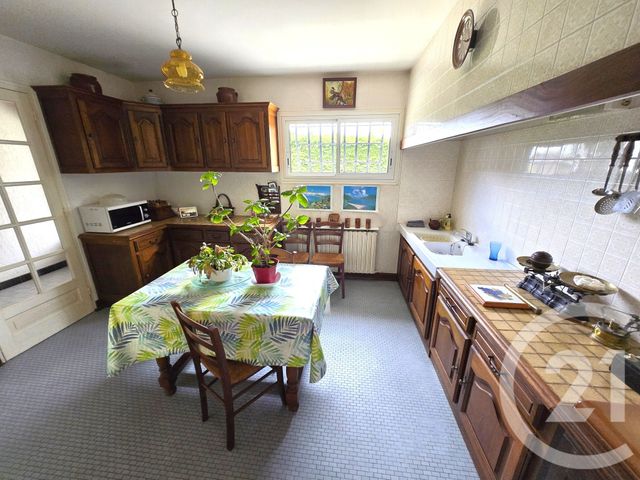 Maison à vendre - 6 pièces - 120,43 m2 - Jau Dignac Et Loirac - 33 - AQUITAINE