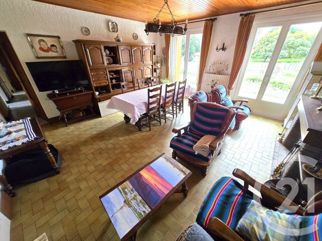 Maison à vendre - 6 pièces - 120,43 m2 - Jau Dignac Et Loirac - 33 - AQUITAINE