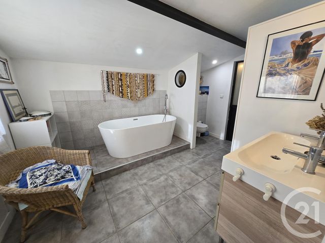 Maison &agrave; vendre - 7 pi&egrave;ces - 333,65 m2 - Jau Dignac Et Loirac - 33 - AQUITAINE