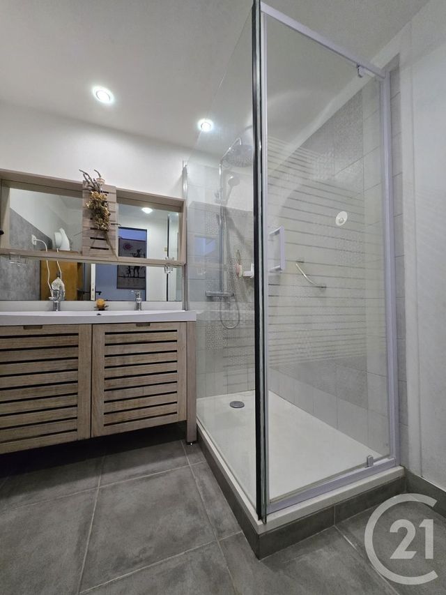 Maison &agrave; vendre - 7 pi&egrave;ces - 333,65 m2 - Jau Dignac Et Loirac - 33 - AQUITAINE