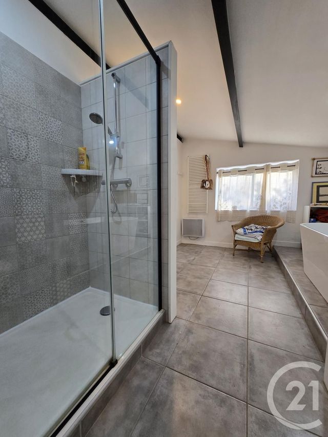 Maison &agrave; vendre - 7 pi&egrave;ces - 333,65 m2 - Jau Dignac Et Loirac - 33 - AQUITAINE