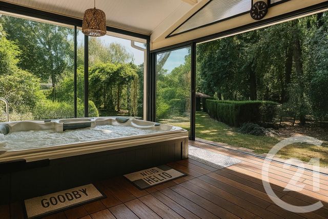 Afficher la photo en grand Maison à vendre - 9 pièces - 147 m2 - Jau Dignac Et Loirac - 33 - AQUITAINE