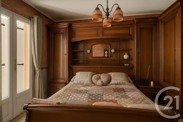 Afficher la photo en grand Maison à vendre - 9 pièces - 147 m2 - Jau Dignac Et Loirac - 33 - AQUITAINE