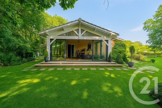 Afficher la photo en grand Maison à vendre - 9 pièces - 147 m2 - Jau Dignac Et Loirac - 33 - AQUITAINE